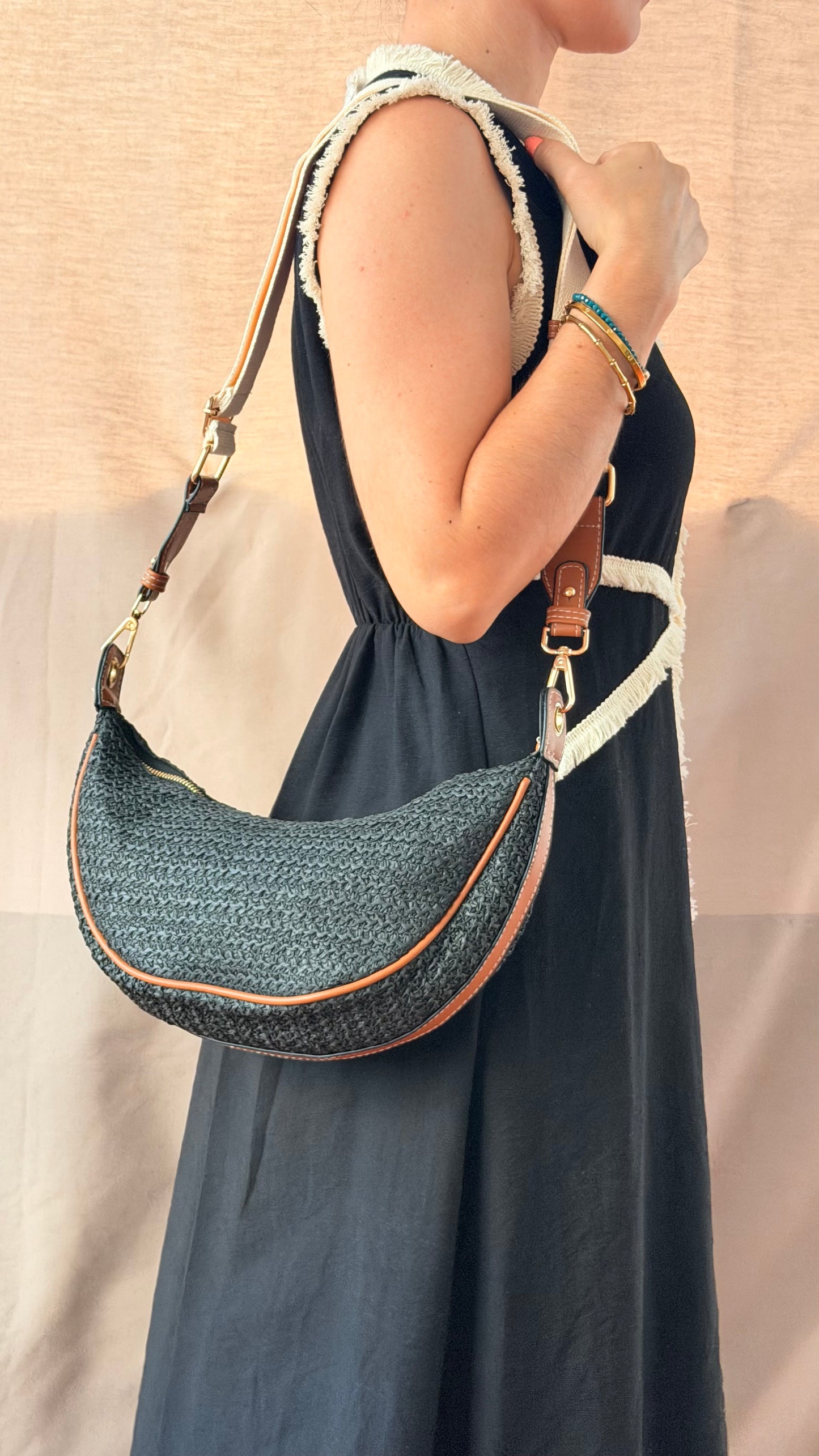 Bolso de hombro trenzado