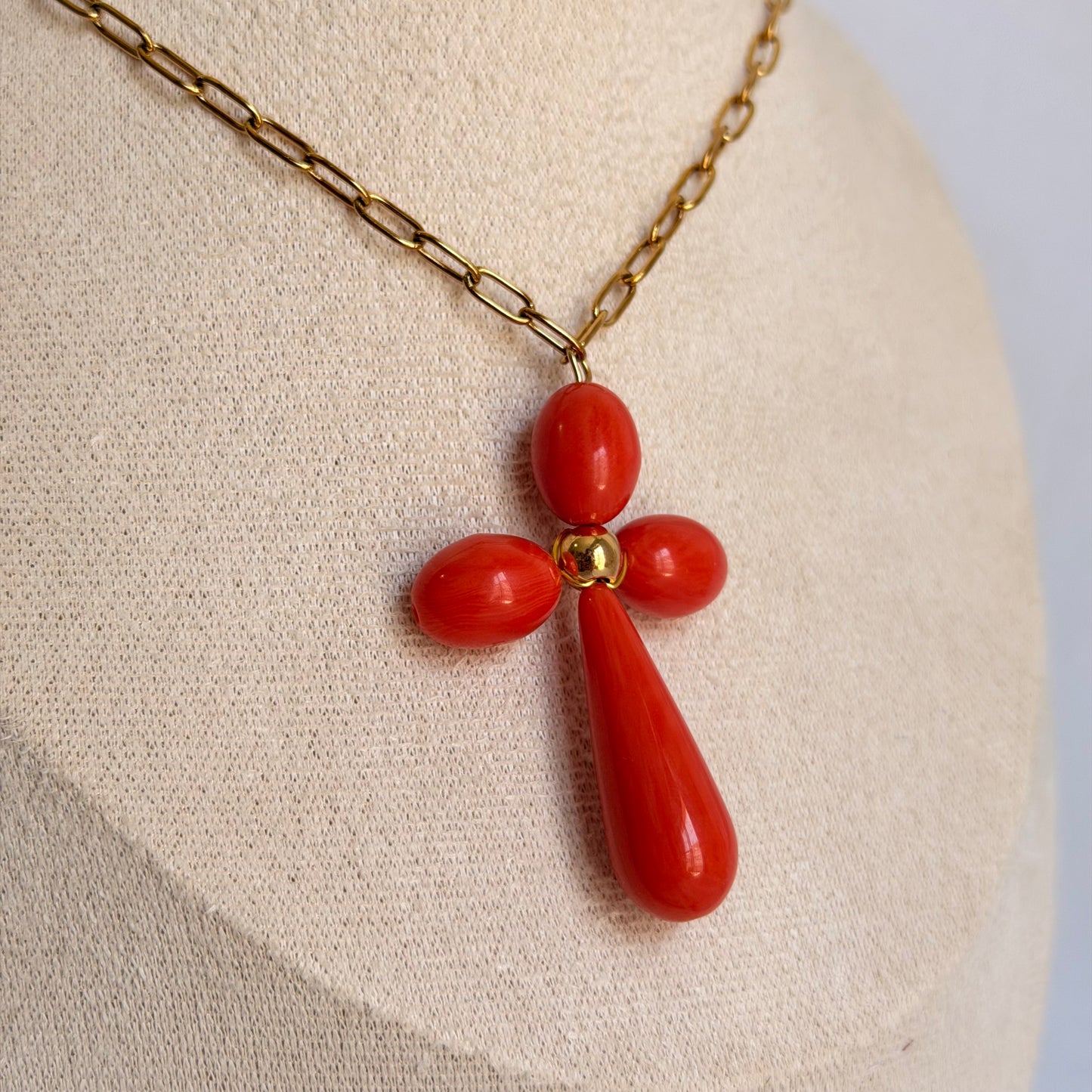 Collar cruz coral
