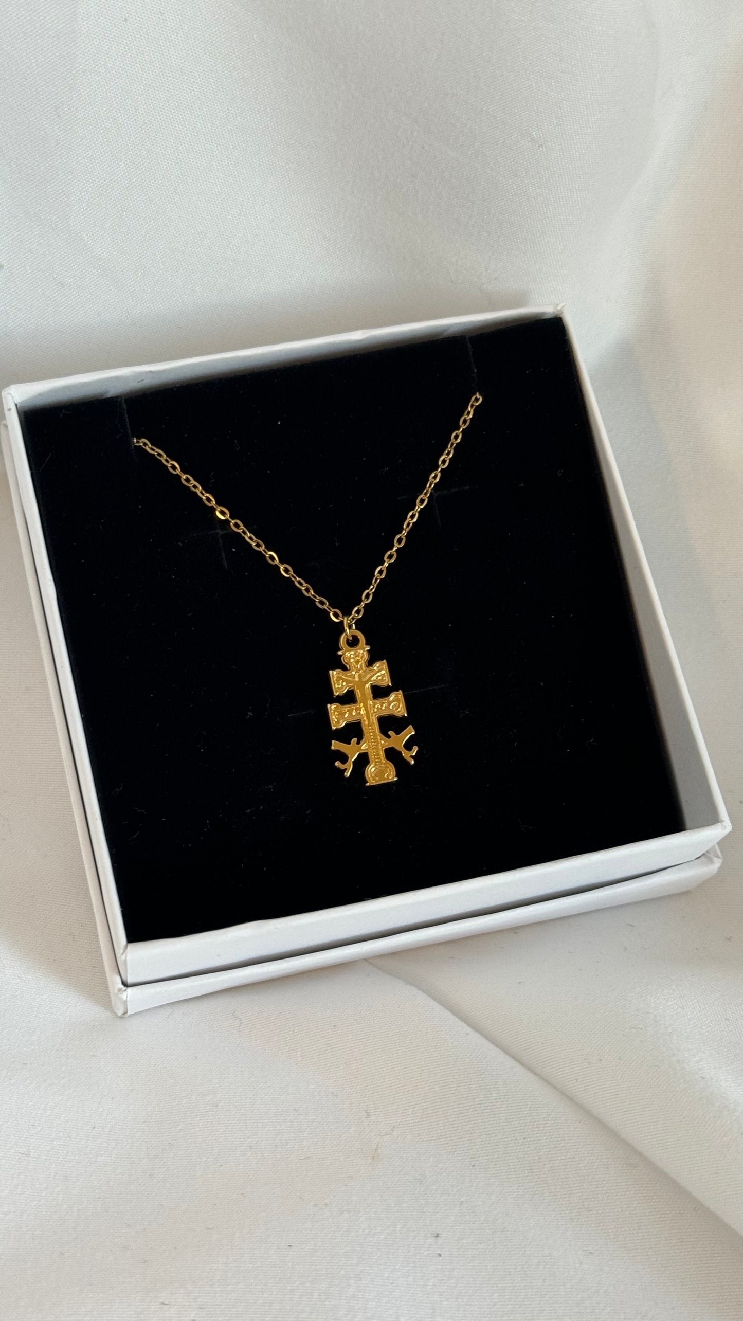 Cadena Cruz de Carava