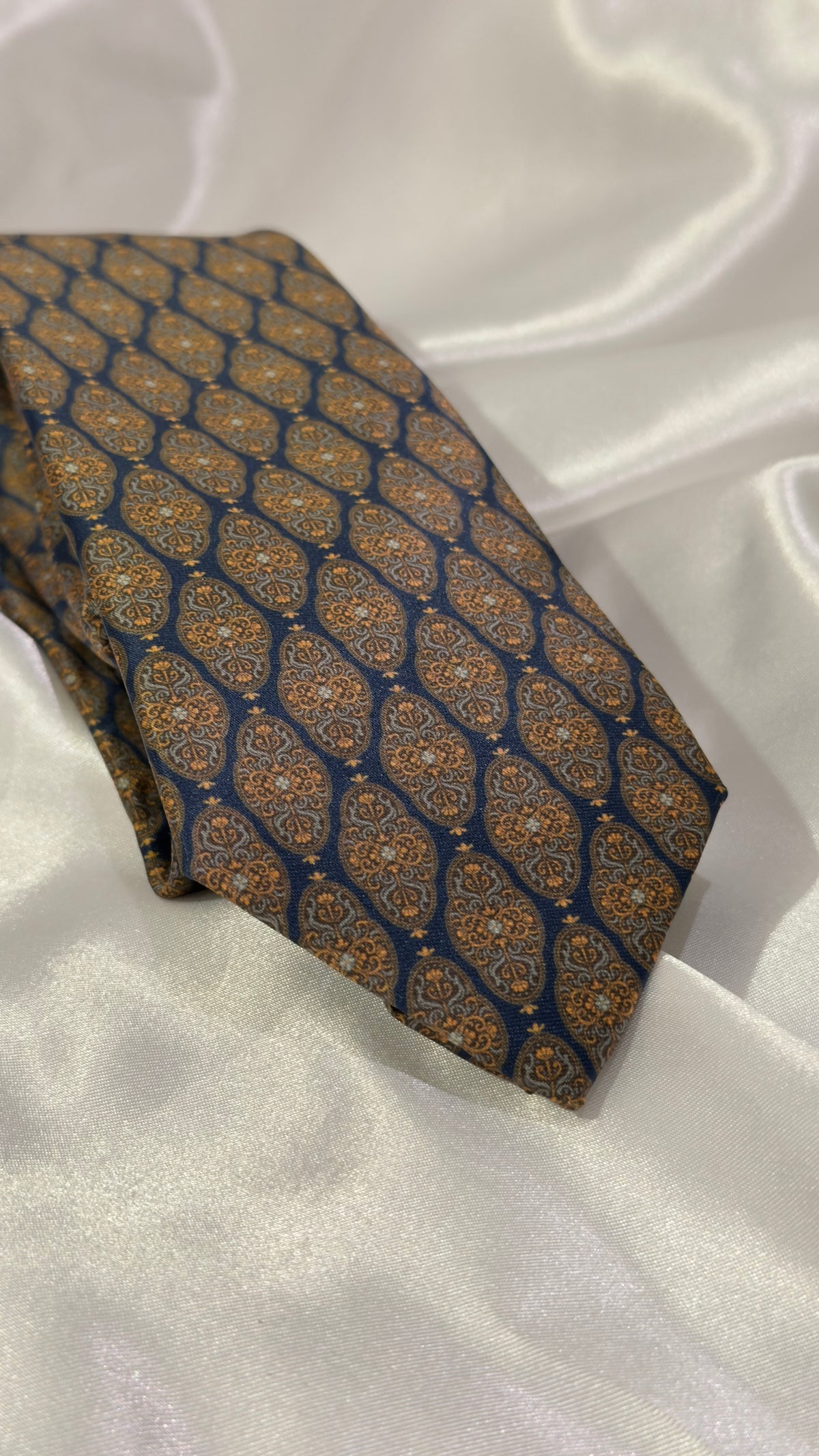 Corbata Esencia ￼