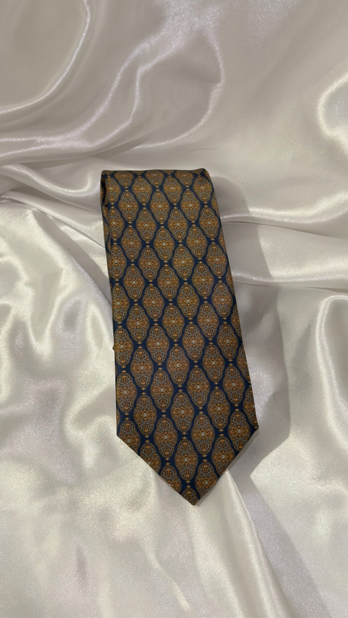 Corbata Esencia ￼