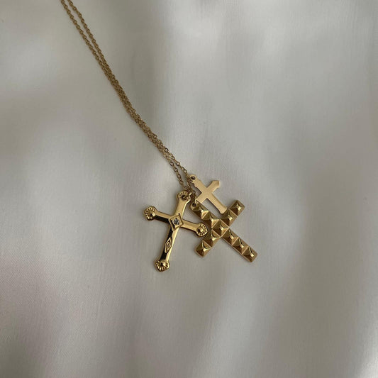 Collar Triple Cruz